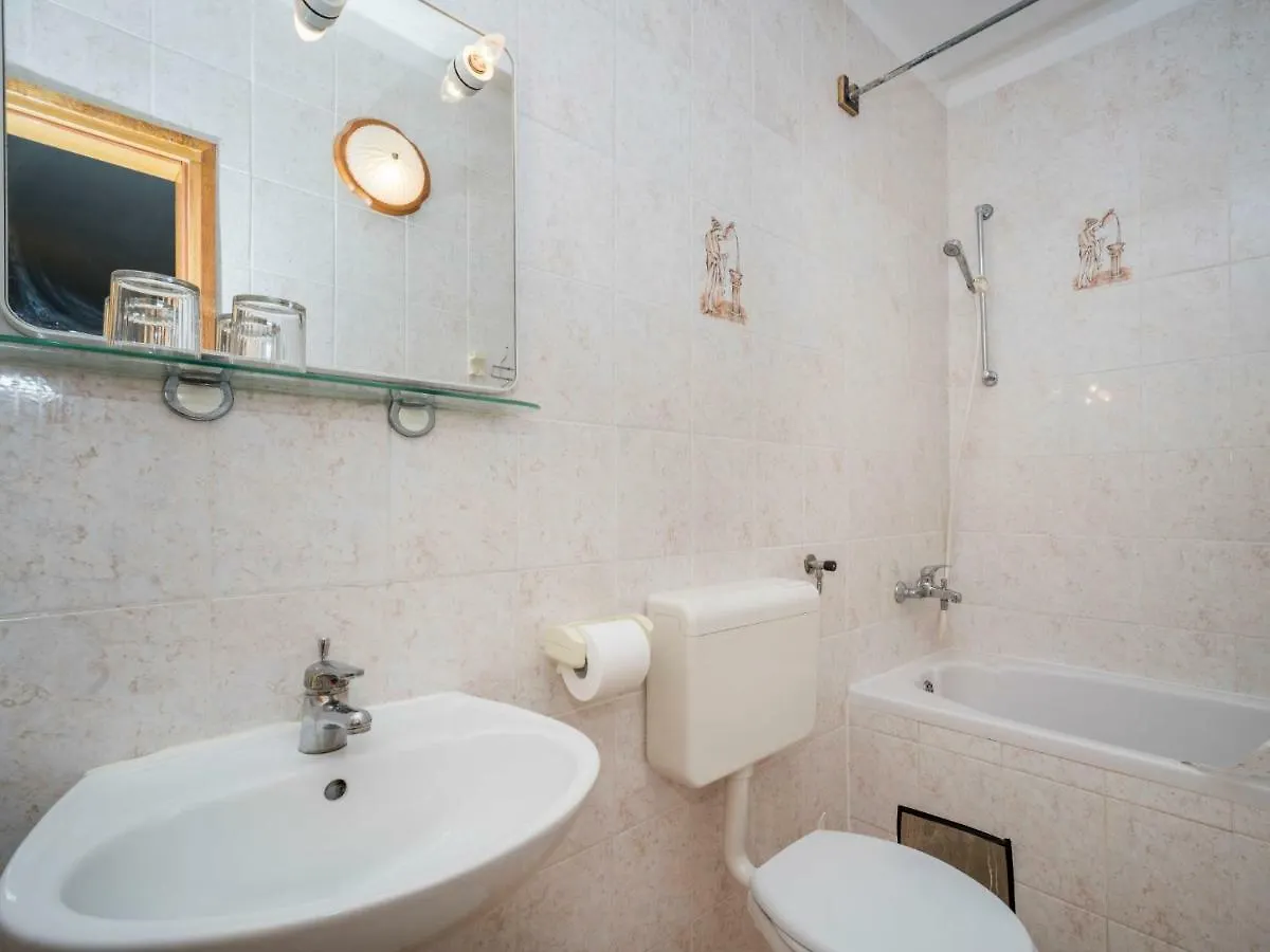 Apartment Hilde Blue-4 By Interhome Medolino 0*,